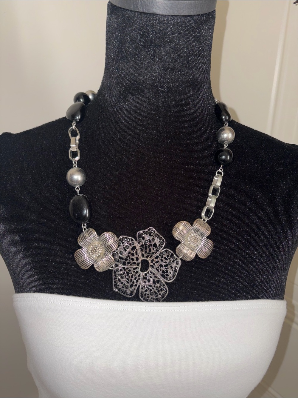 New York & Company Black and Silver Floral Filigree Necklace
